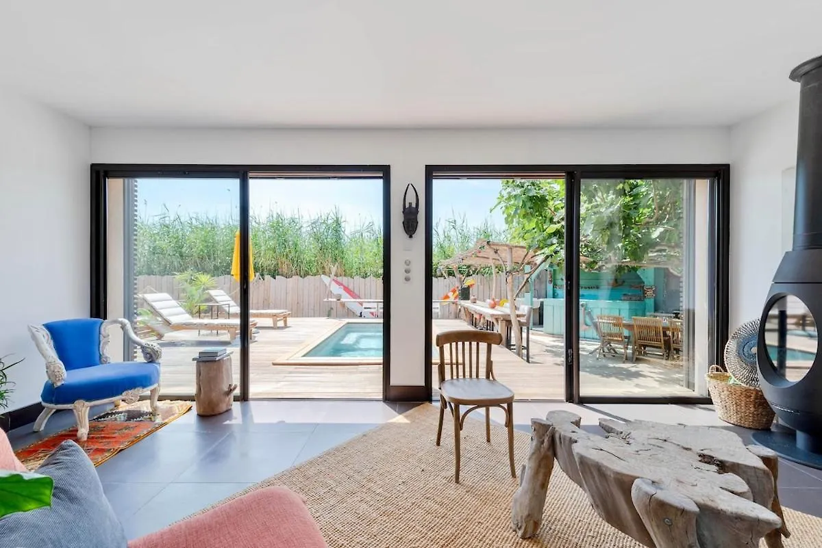 Villa 3 Chambres, Vue Mer, Premiere Ligne, Piscine, Plage A Pieds Hyères
