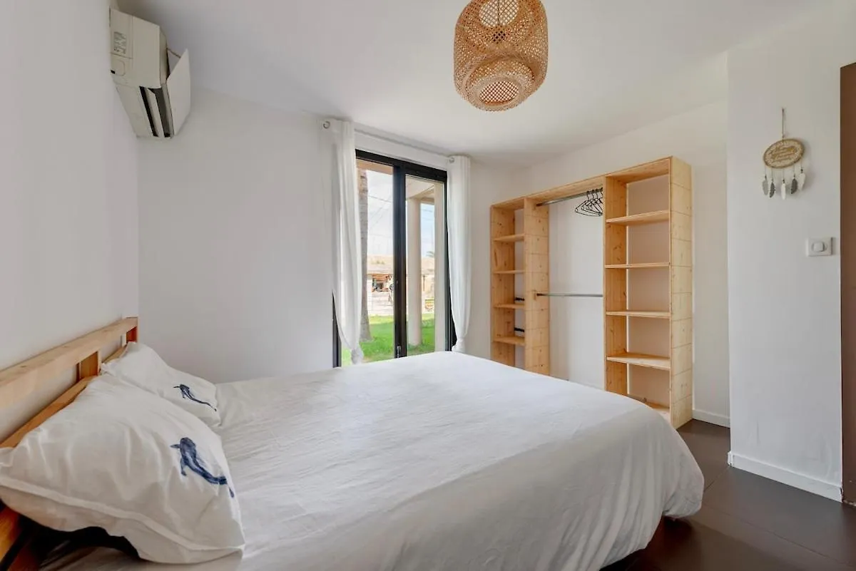 Villa 3 Chambres, Vue Mer, Premiere Ligne, Piscine, Plage A Pieds Hyères