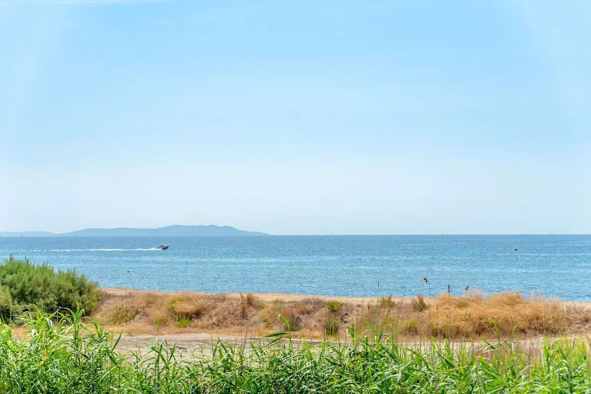 Villa 3 Chambres, Vue Mer, Premiere Ligne, Piscine, Plage A Pieds Hyeres France
